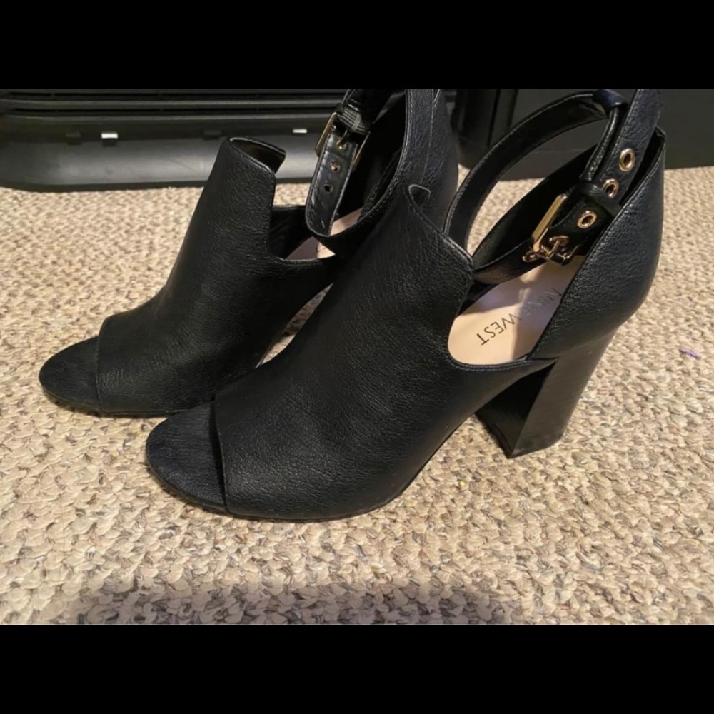 Women’s shoes - Picture 4 of 5